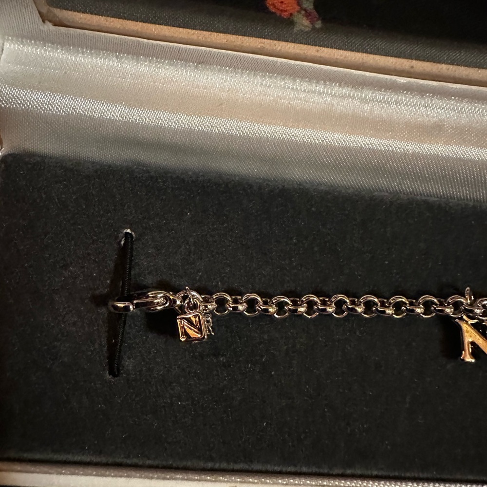Nina Ricci Silver Bracelet New In Box! - Picture 3 of 3